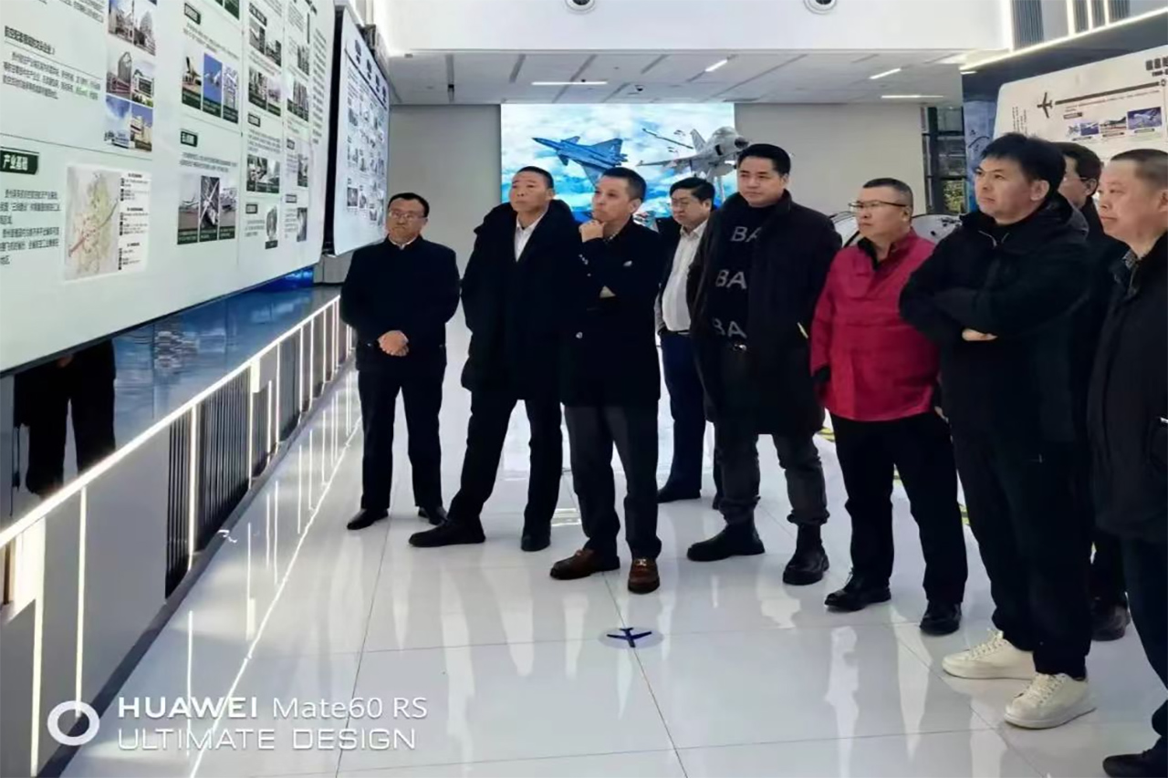 深圳市贵州商会会长林国军邀请广东省贵州商会（联盟）主席一行考察安顺市航空产业城周祥利